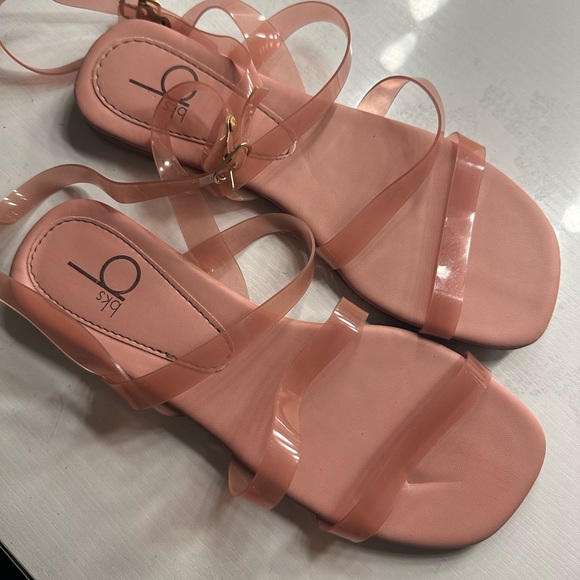 Pink flat sandals from Bakers size 7 - Picture 2 of 4
